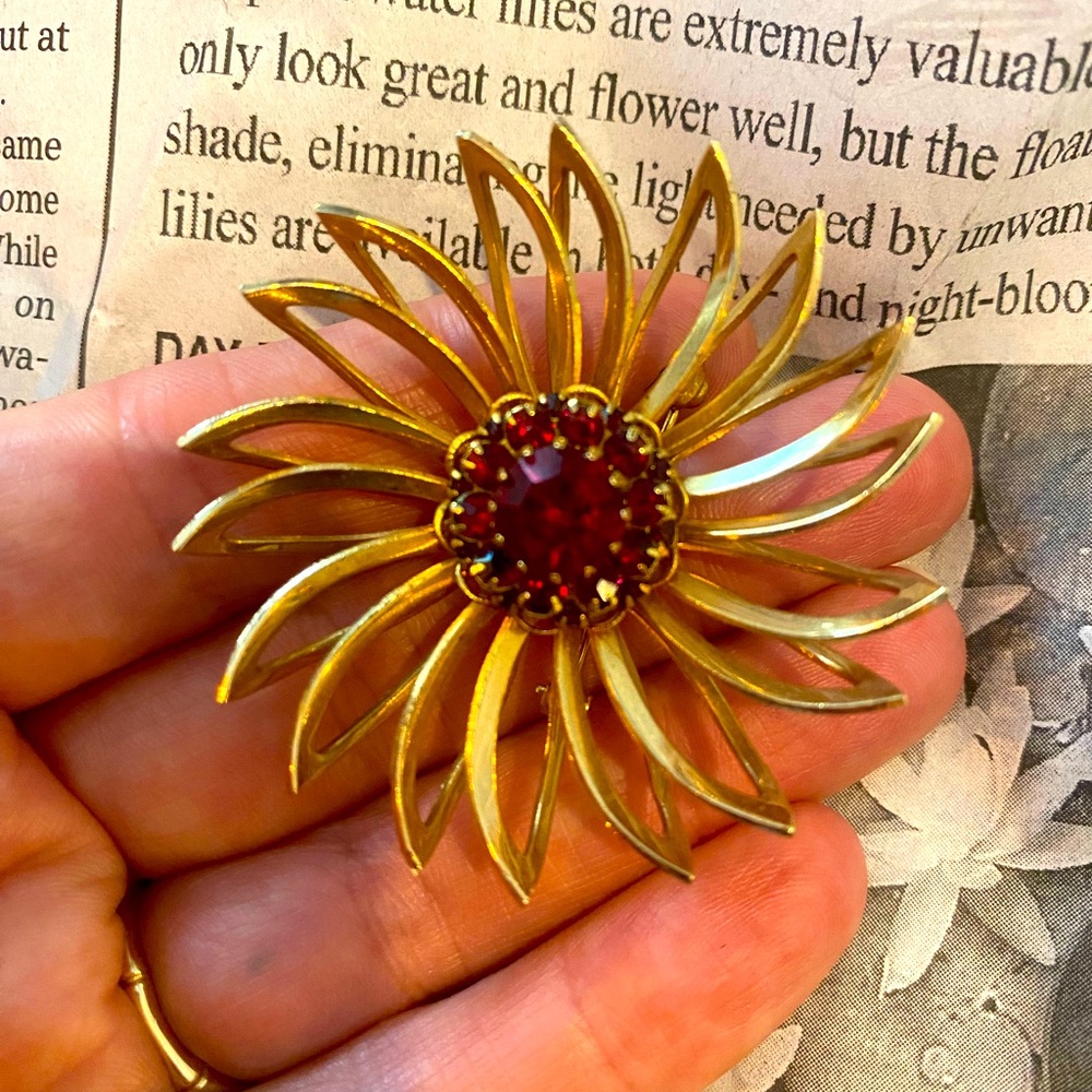 Vintage Circa 1950’s Sarah Coventry Gold and Ruby Flower Brooch